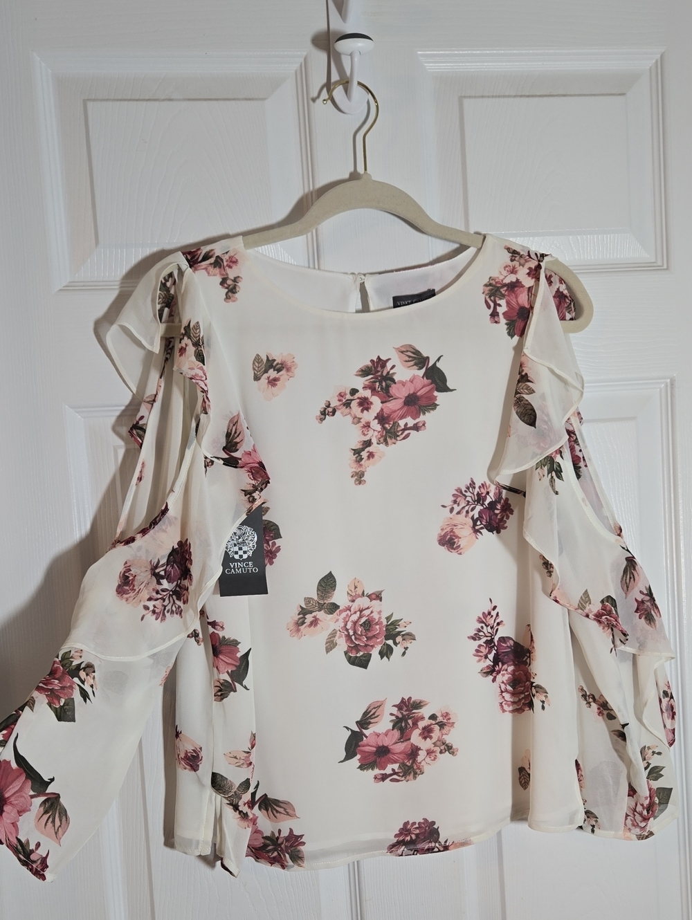 Vince Camuto Cream Blouse with Pink Floral Print Size XS New PTP 18.5"